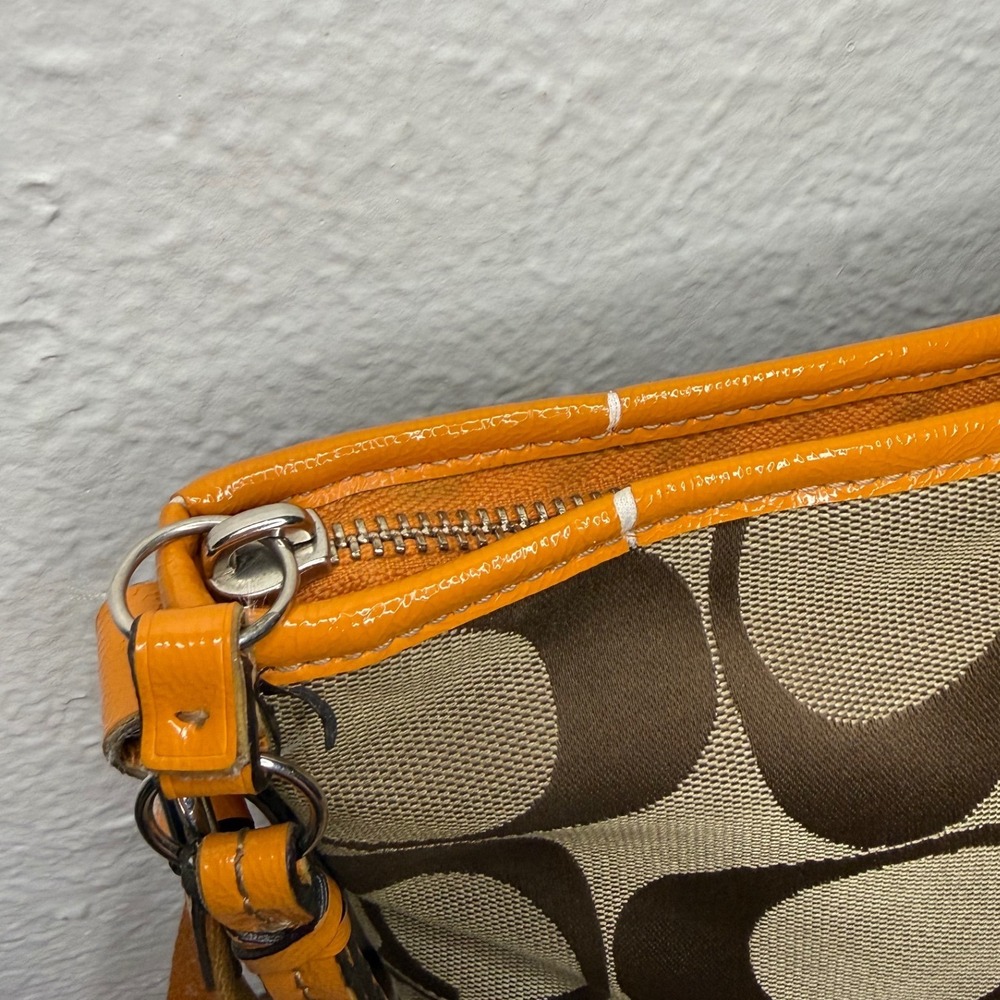 Vtg Coach Signature Canvas Crossbody Shoulder Bag With Matching Wallet F21905 - Picture 6 of 11